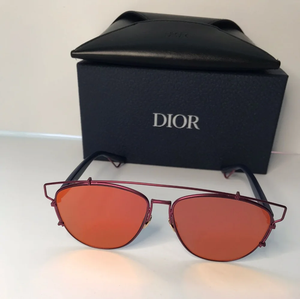 New - 💯 original DiorTechnologic Mirrored Metal Sunglasses, Matte Red/Blue